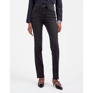 Madewell Mid-Rise Stovepipe Jeans in Armand Wash: Raw-Hem Edition